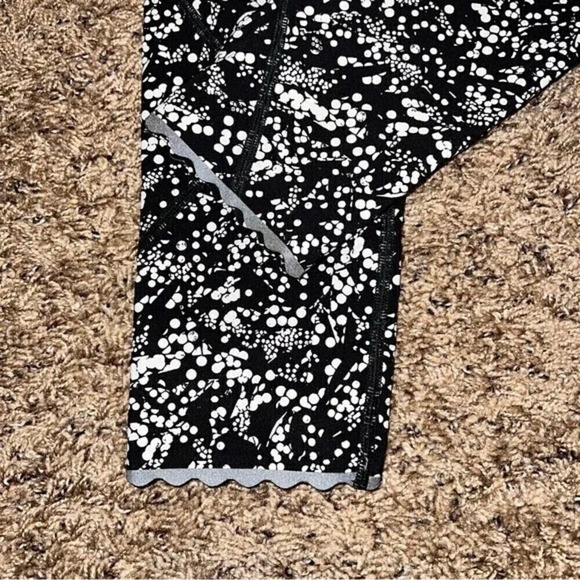 Lululemon Tight Stuff Tight II Size 8 - Picture 7 of 9